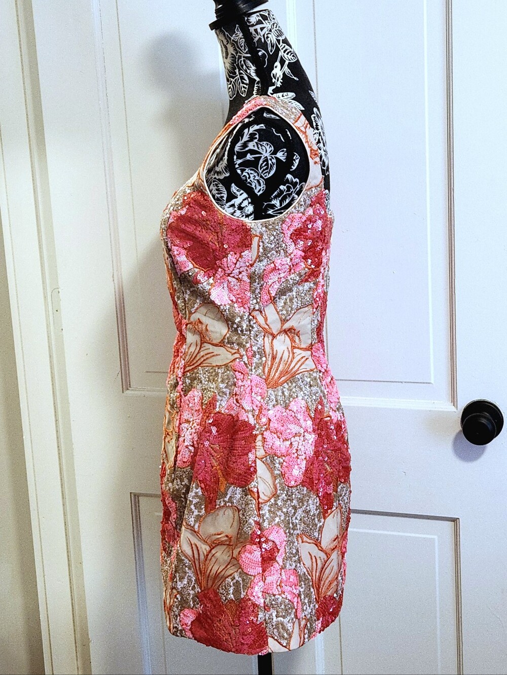 🆕️ 🌺Muse by Marchesa🌺 - Pink/Red/Champagne/Cream Romy Sequin Cocktail Dress - Picture 5 of 15